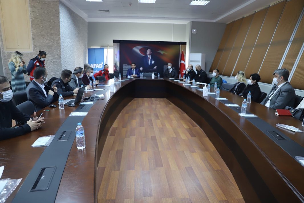 Edirne İl Sağlık Müdürlüğü Acil ve Afetlerde Sağlık Hizmetleri Başkanlığı tarafından Türkiye Afet Müdahale Planı (TAMP) kapsamında Yerel Düzey Sağlık Hizmet Grubu Destek Çözüm Ortakları Toplantısı yapıldı.